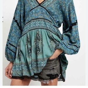 NWOT Free People Luna Scarf Print Tunic Top V Neck Blue/Green Size XS